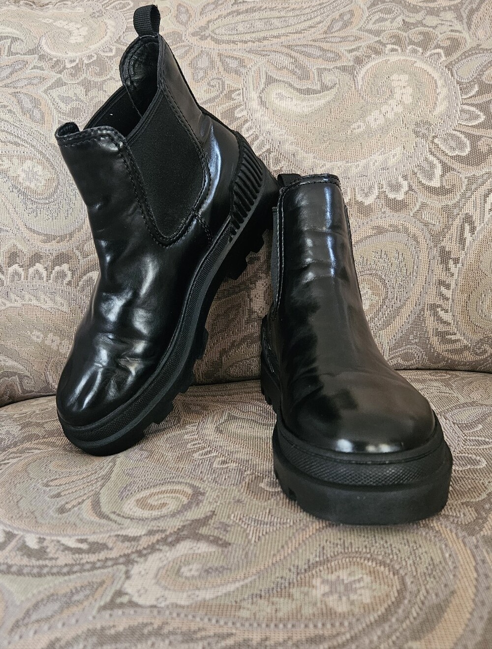 CIRCUS by SAM EDELMAN Black Lug Sole Booties Ankle Boots Sz 7.5 Perfect Rainwear
